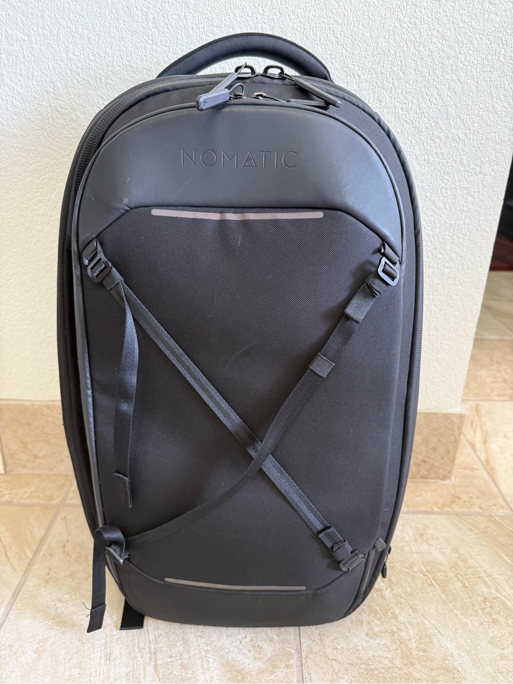 Nomatic V1 Kickstarter black 40L backpack. Fantastic condition!